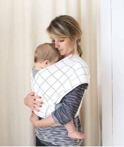 Baby Wraps: The Easy, Cozy Way to Keep Baby Close and Safe, Studio Romeo Baby Carrier from Scandiborn