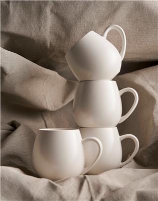 Hug Me Mugs / Snow - Robert Gordon Australia