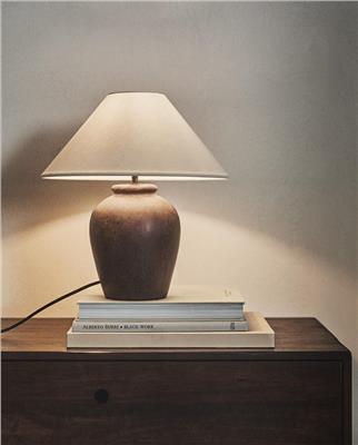 SMALL TABLE LAMP WITH CERAMIC BASE | Zara Home
