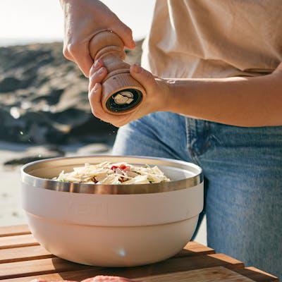 YETI 4.5 Qt Insulated Food Insulated Bowl With Lid