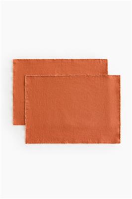 Light beige 2-pack linen-blend place mats at H&M Home | H&M GB