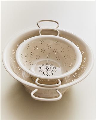 FLORAL KITCHEN COLANDER - NEW IN - | Zara Home Canada