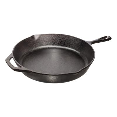 Bass Pro Shops® Lodge® 12 Cast Iron Skillet with Assist Handle | Bass Pro Shops Canada