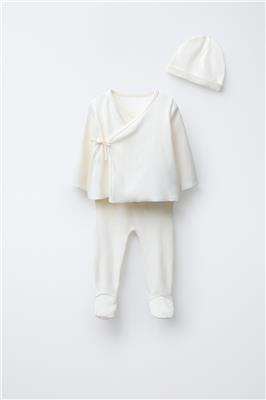 FIRST OUTFIT SET AND POUCH - Oyster-white | ZARA United Kingdom
