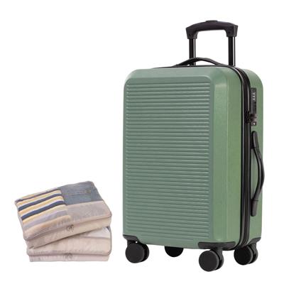 3-Piece Hardside Luggage Set. Suitcase Set with wheels: Carry On Luggage and two packing cubes - Walmart.ca
