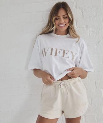 Wifey Statement Tee - White – Six Stories