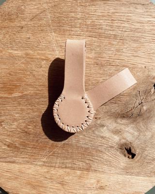 Karoo Sand With Cream Stitching – Stella Clip (2pcs)