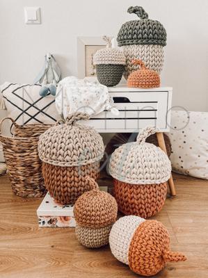 Acorn Crochet Baskets\storage
