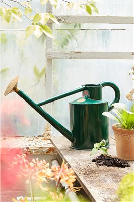 Haws Bearwood Brook Watering Can | Terrain