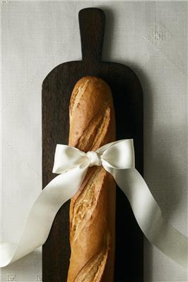 Brown Long mango wood chopping board at H&M Home | H&M GB