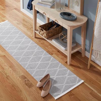Amazon.com: Town & Country Everyday Rein Solid Diamond Everwash® Washable Runner Area Rug with Non-Slip Backing, Pet Friendly Rug, Beige, 19x72 : H