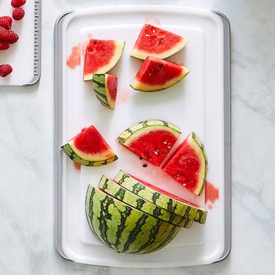 Large Grooved Cutting Board - Shop | Pampered Chef Canada Site