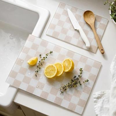 Amazon.com: Thenshop Set of 2 Tempered Glass Cutting Boards Beige Check Countertop Cutting Boards Heat Resistant, with Non-slip Feet for Kitchen Count
