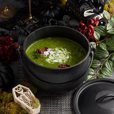 6-Quart Cast Iron Cauldron Pot with Handle | Smith & Clark