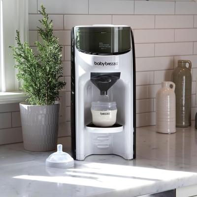 Amazon.com: Baby Brezza New and Improved Formula Pro Advanced Formula Dispenser Machine - Automatically Mix a Warm Formula Bottle Instantly - Easily M