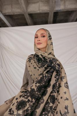 Chantilly Lace – Vintage Lace Scarf in Modal Fabric
    
    
    
      – Vela