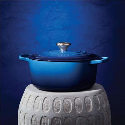 Signature Round Dutch Oven