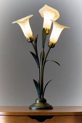 Calla Lily Bouquet Table Lamp | Urban Outfitters